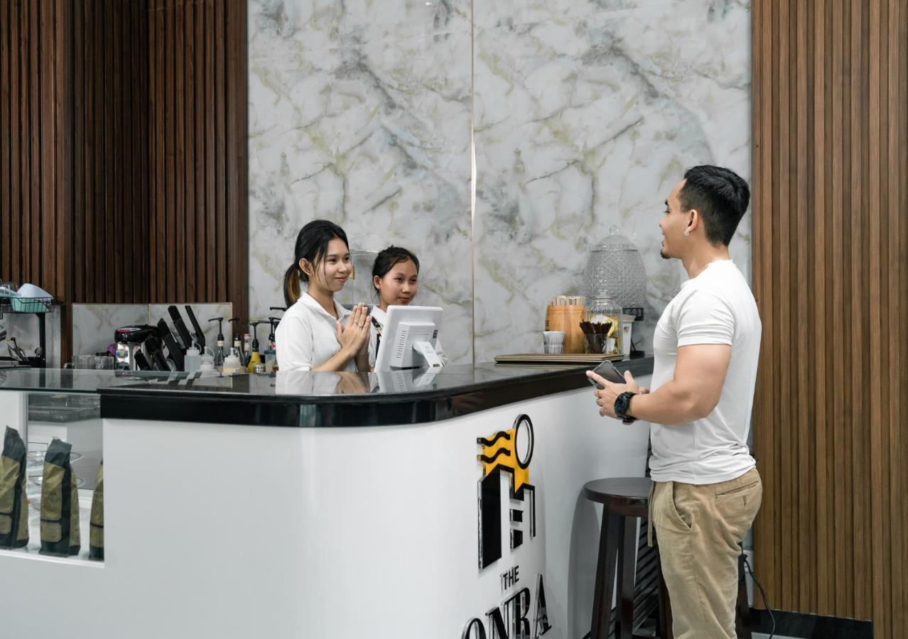The Onra Hotel Phnom Penh Exterior foto